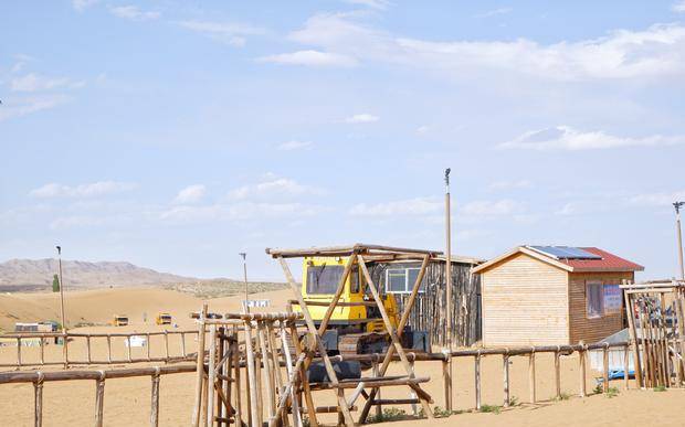 中国第四大沙漠竟然在内蒙古，景色如画，居民却厌倦了沙漠的生活