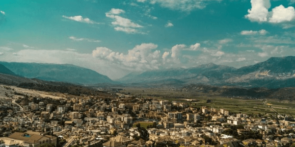 去阿尔巴尼亚，一定要拜访一下吉诺卡斯特这座石头古城