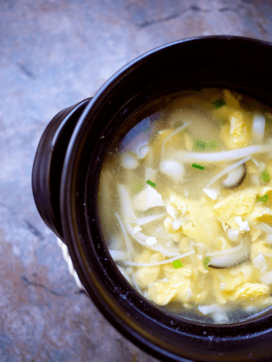 原创天冷喝点热乎的菌菇鸡蛋汤还原小时候的味道