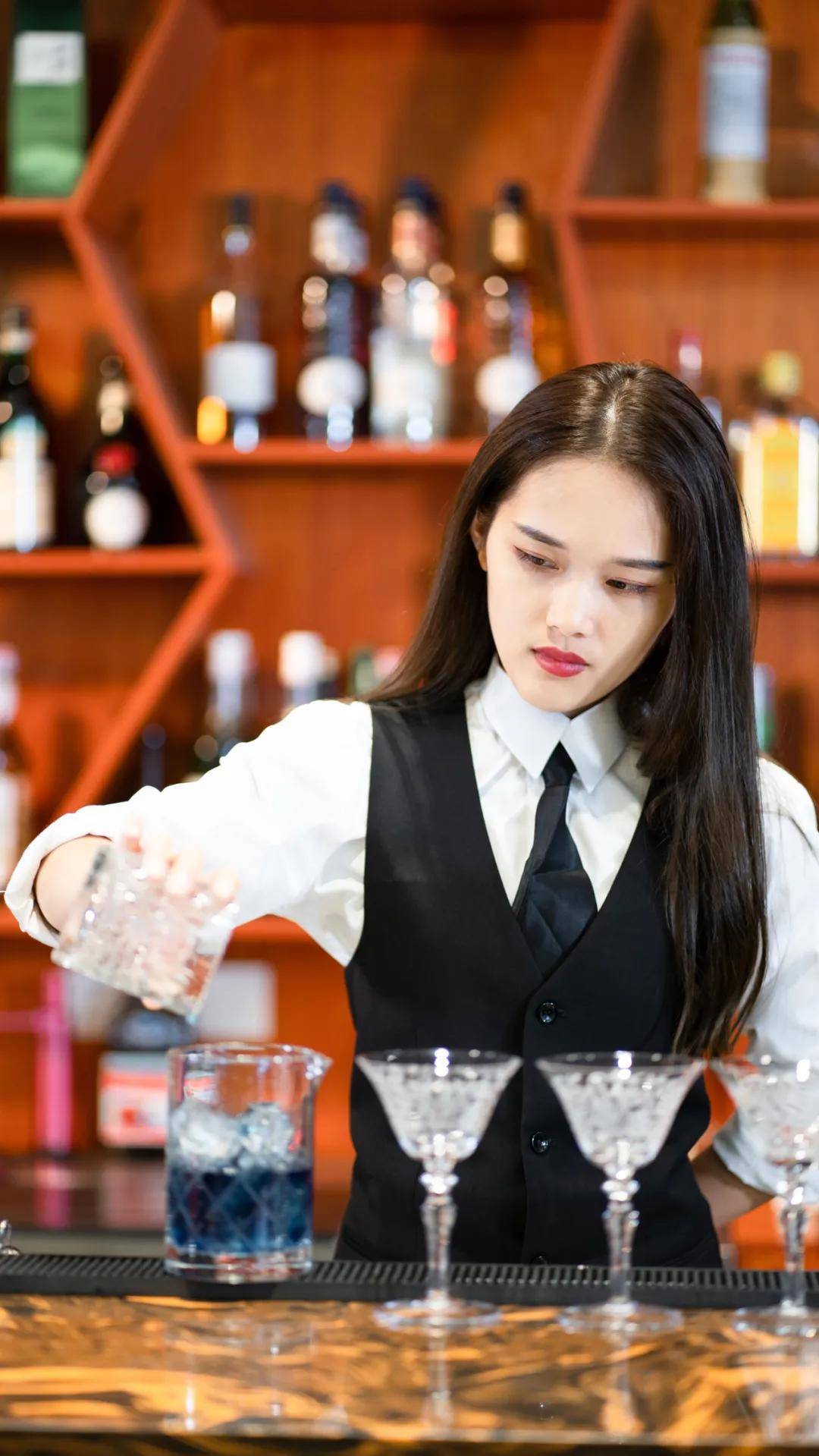 调酒师岂止调酒这么简单,这些秘密技能你必须会!