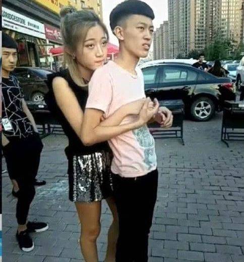 小伊伊素颜照被曝光,被评为最大"照骗",样貌堪比"嘟嘟姐"_照片