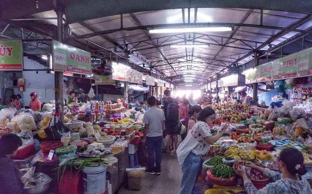 越南旅游导游把游客往农贸市场带，菜场成景点，没地可逛了吗？