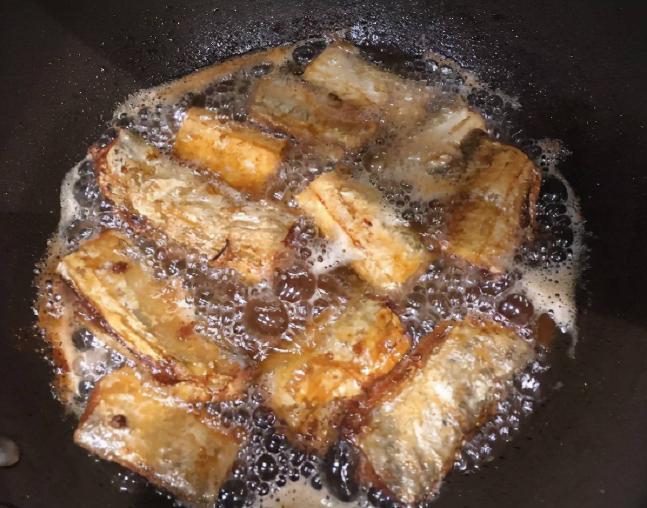 原創炸帶魚裹麵粉還是澱粉牢記3點帶魚鮮香酥脆還不腥