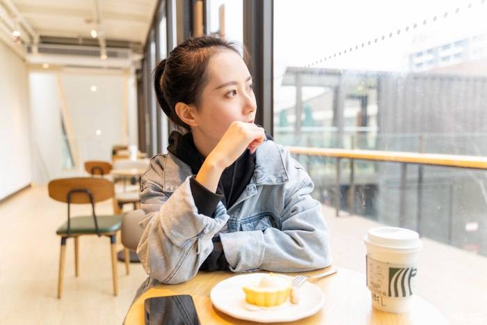 选好角度,在这里你可以像网红博主那样尽情凹姿势拍照,不过户外真的