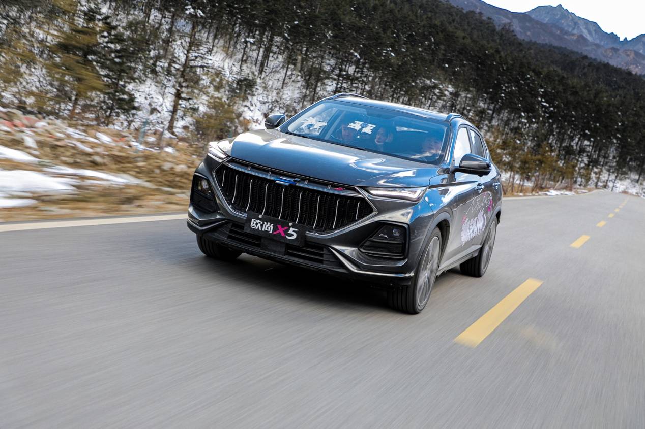 川西深度试驾长安欧尚x5一款属于年轻人的运动suv