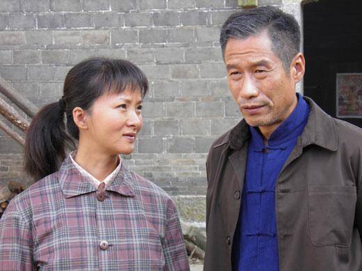 国家一级演员,双料影帝仍住筒子楼,裸婚娇妻被宠31年_孟天娇