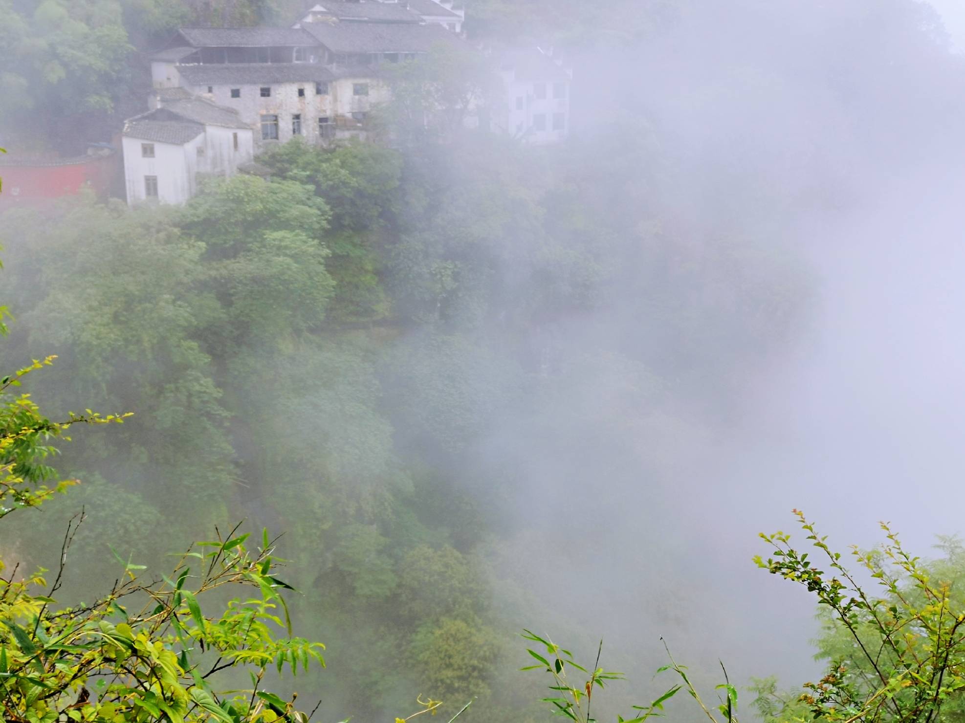 中国道家第一村,悬崖上的月华天街,叹为仙境