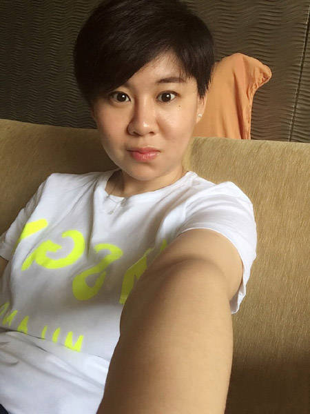 36岁的沈春阳,气质大变样,与小沈阳恩爱有加