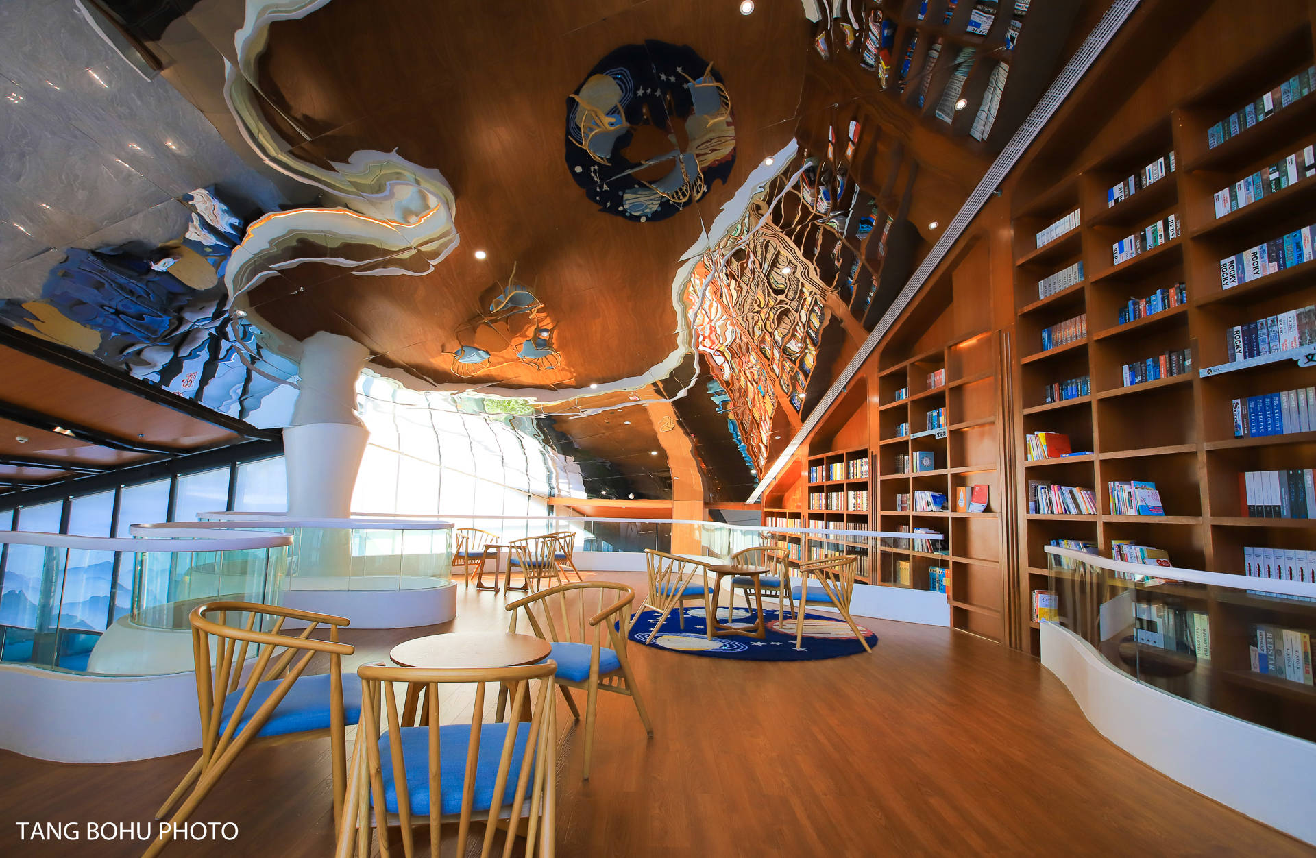 打卡全南最美书吧,赣南唯一图书主题网红打卡点,云上书吧