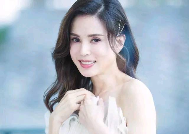 她是公认的“神仙姐姐”,现如今仙气全无,演恶婆婆