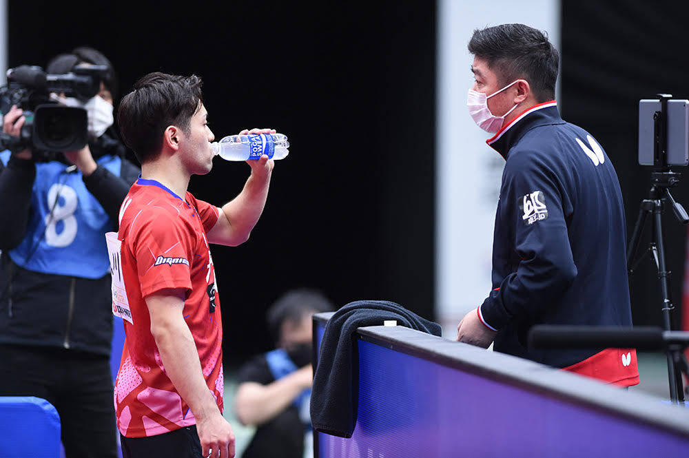 率两日本弟子逆转夺冠,曾指导水谷隼赢许昕_邱建新