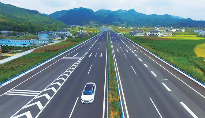 祝贺京雄高速公路河北段工程完工明年5月可实现全线通车