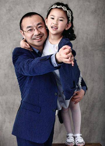 原创刘仪伟近况他凭借天天饮食一举成名女儿刘乐思很是可爱