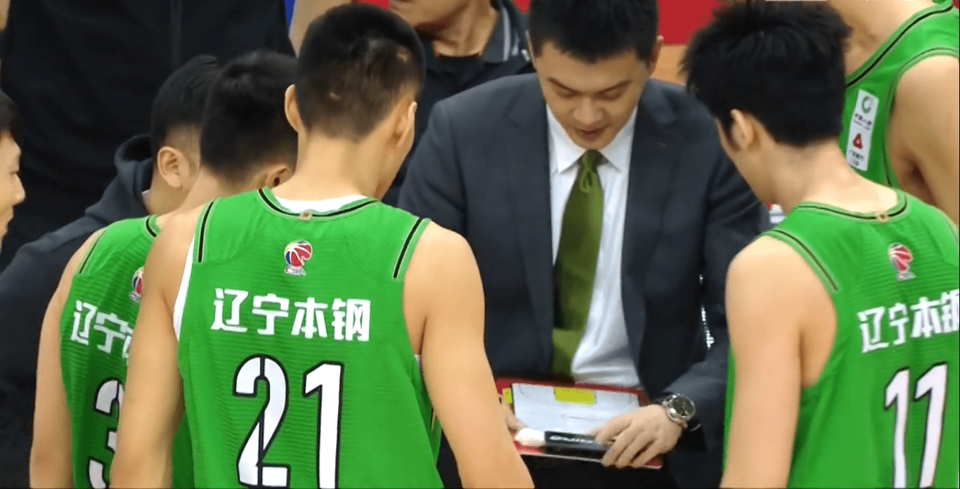 原创辽宁男篮大比分领先首钢朱荣振高效得分雄霸内线梅奥手感火热