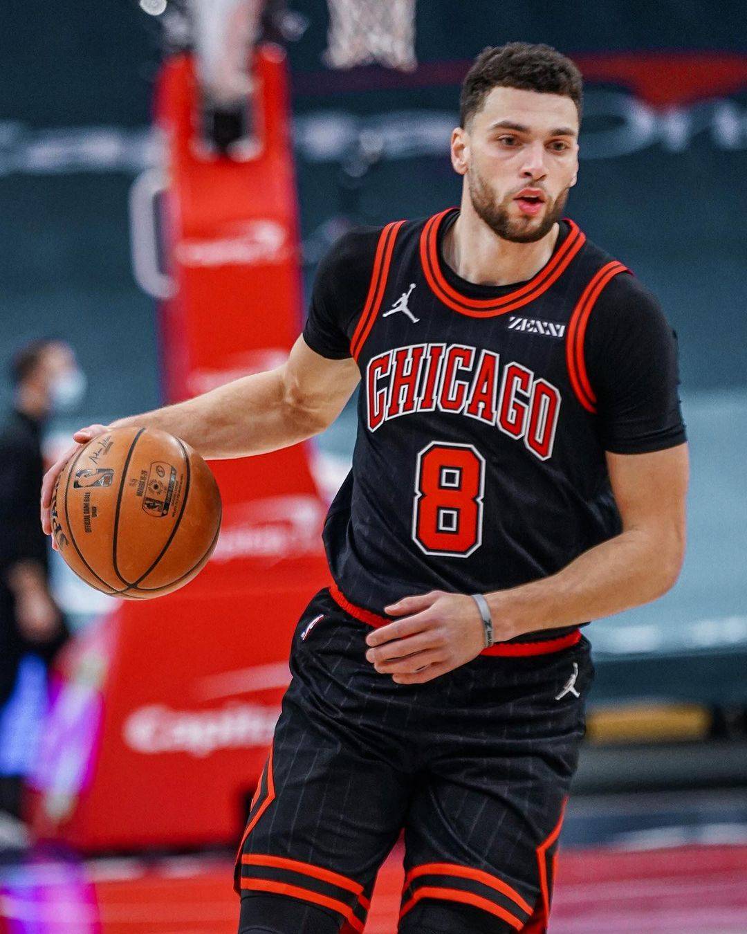 美媒:湖人4换1得到拉文!是否现实?