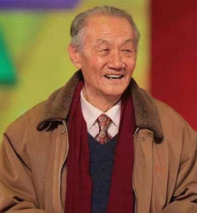 澳门gdp每年多少_澳门廉政公署电话多少(3)