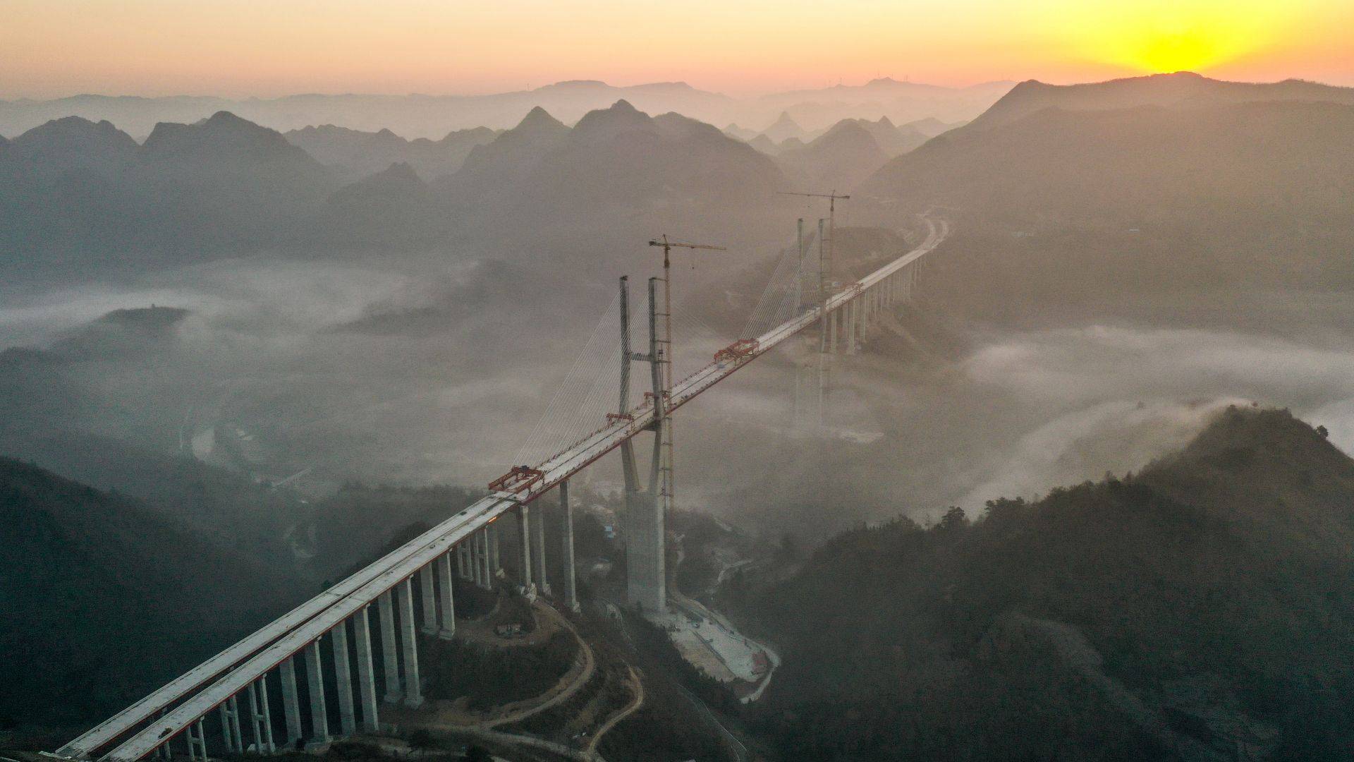 貴州都安高速雲霧大橋成功合龍_高速公路