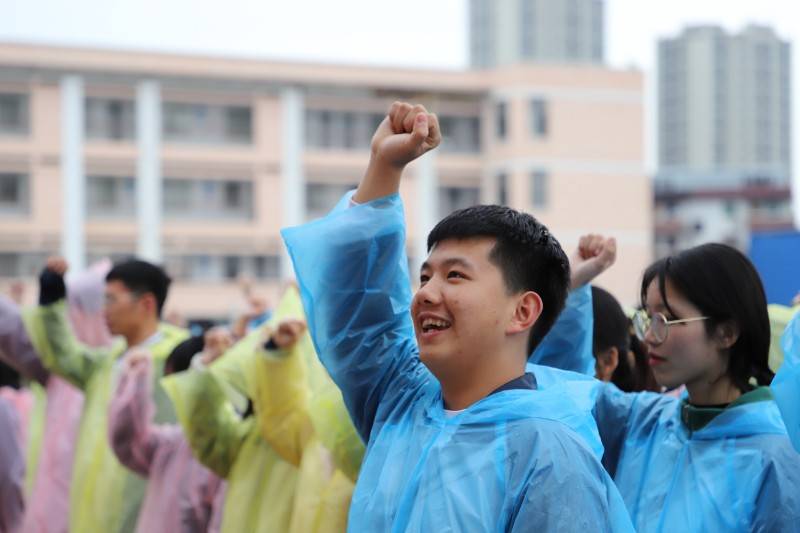 坚定理想 奋力前行—徐跃斌老师浙江临海市灵江中学中高考动员励志