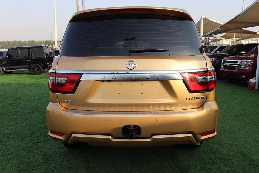 新款日产途乐实车比丰田兰德酷路泽更有气势