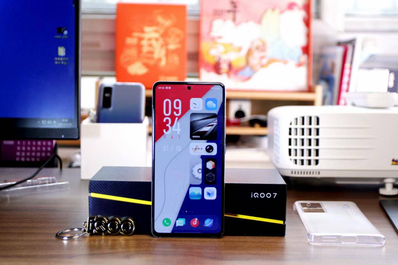 过去的一两年时间里,iqoo作为vivo全力打造的专门面向线上用户产品线