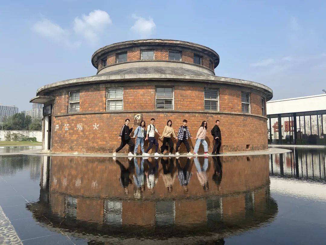 门店在合柴1912团建先求生存 再求发展新人刚入行,我先让他们做租赁