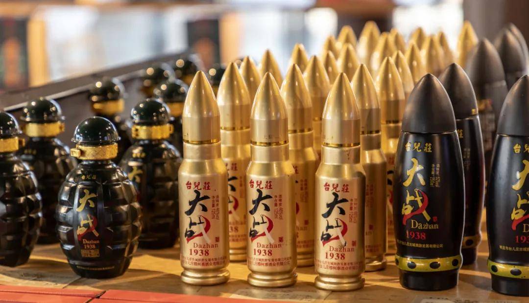 本酒采用独特发酵工艺精酿而成,石榴酒酒体纯正,色泽光亮透明,酸甜