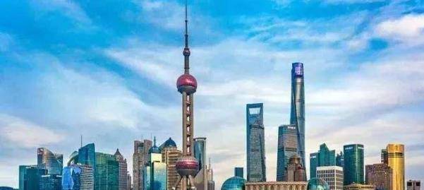 中国632米的第一高楼，楼身扭转120度，遇大风摆动近1米！