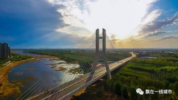 燕郊是一个不盛产爱情的城市却总是能爱得刻骨铭心