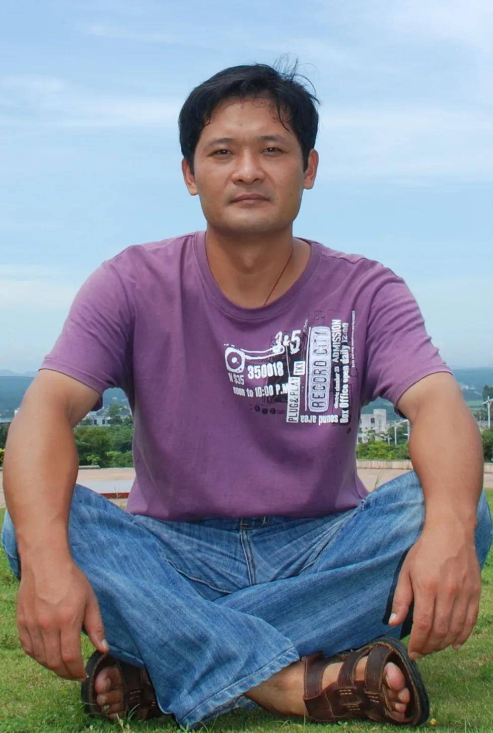 灵鹿诗刊江非谁记得一群一群的野雁在头顶的夜空里飞过