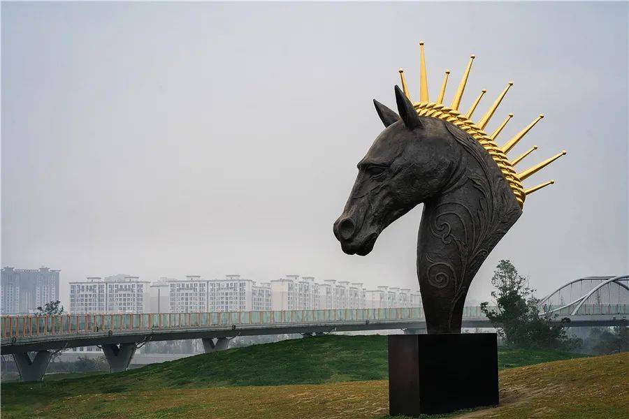 他们找到"藏"在成都的"国际友人"啦!_雕塑