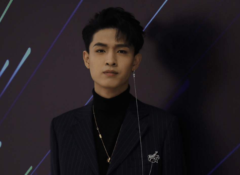 不说相声改武打德云社秦霄贤扛一箱跌打损伤药要录新综艺