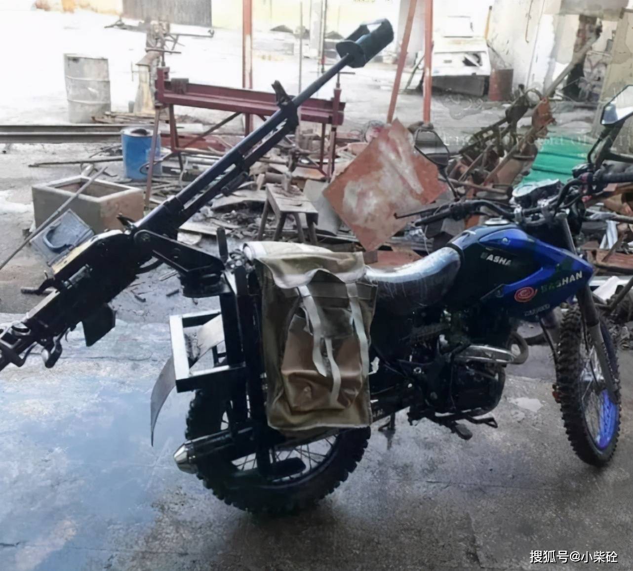 叙利亚人的土改武器莫辛纳甘改成雷明顿700精苏落泪满面