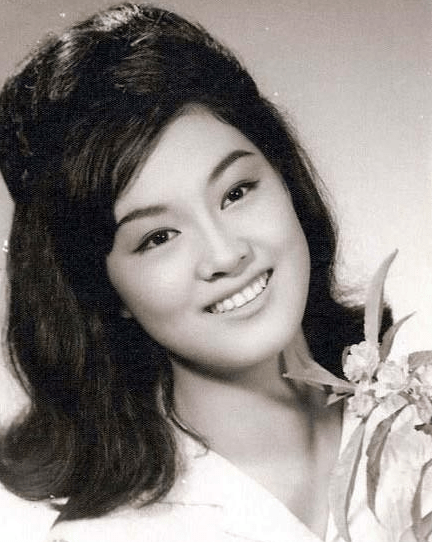 原创最能忍的原配26岁嫁入豪门隐忍小三43年如今继承70亿遗产