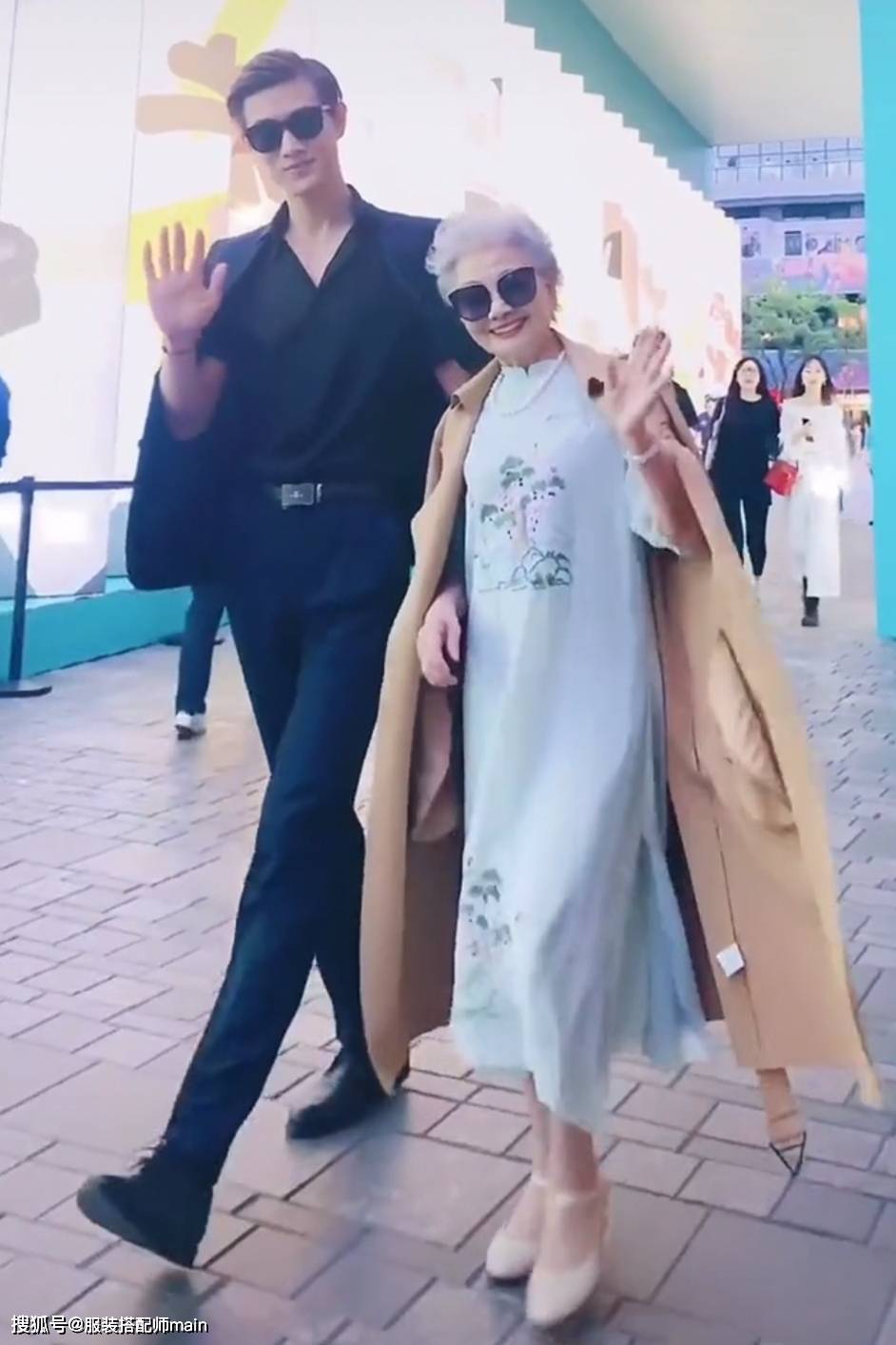 91岁奶奶成时尚博主,衣着简单却一脸贵气,变老也不是那么可怕_盛瑞玲