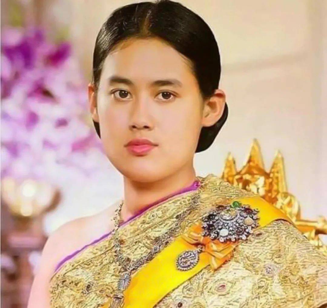 诗琳通真够悲惨,一心一意辅佐父兄,临老为一贵妃遭兄长无端推搡_公主