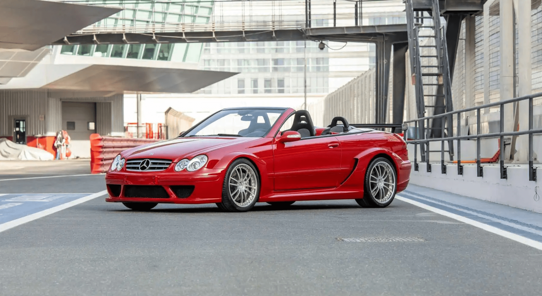 奔驰clk dtm amg敞蓬车将拍卖,赛用5.5l v8