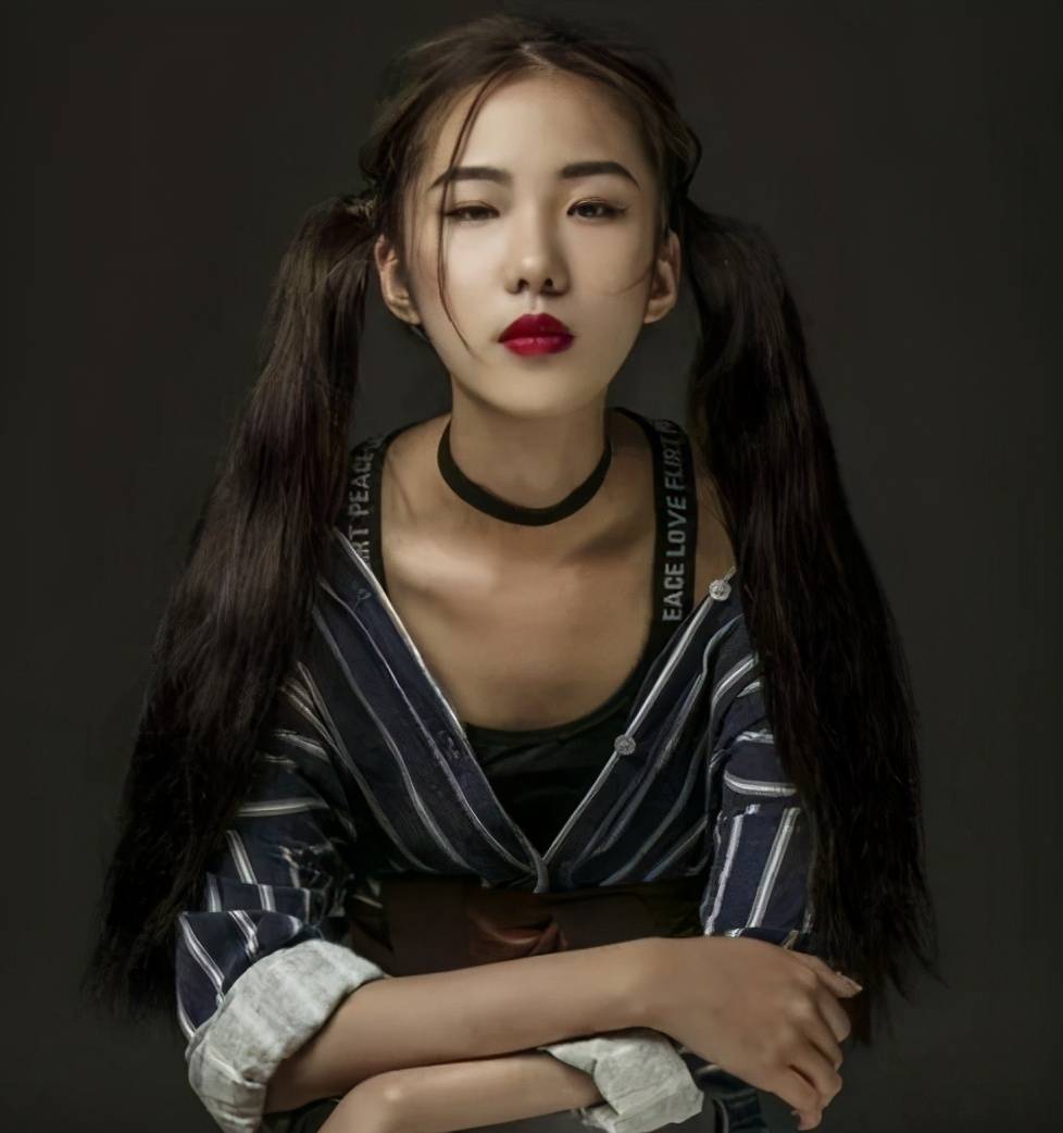 《变形记》16岁巨婴:每天花销过万,吃饭要人喂,今成了这样_刘思琦