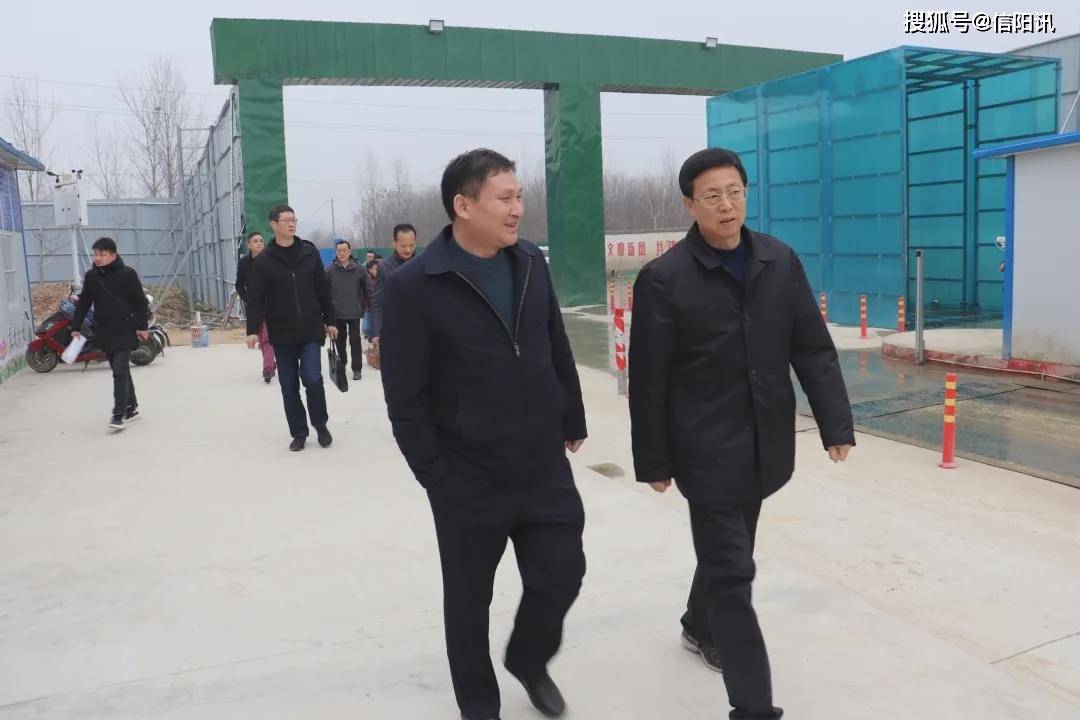 平桥检察落实河长制巡查浉河沿线生态复绿