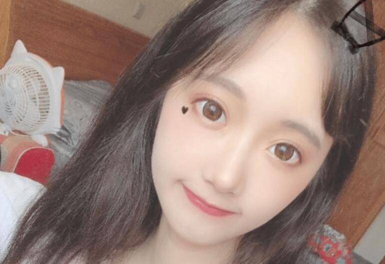 赖神和瓜妹分手,女方聊天记录曝光,在背后说他太穷