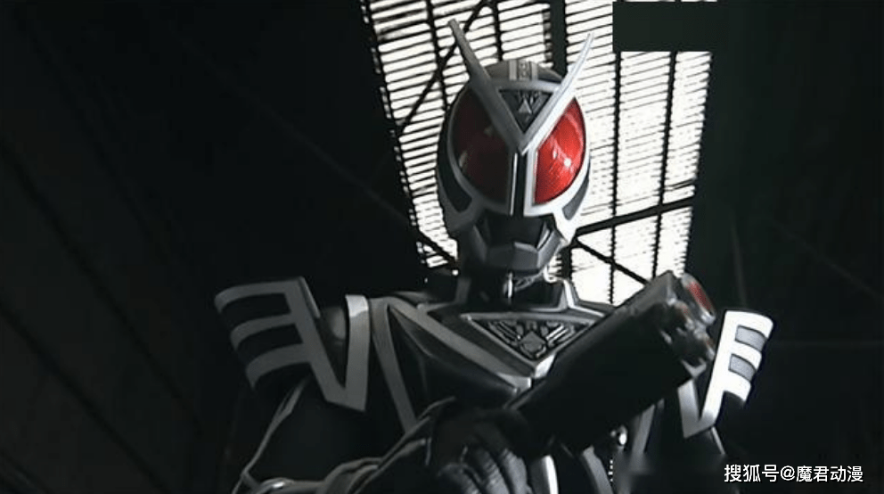 原创假面骑士faiz德尔塔拥有众多变身者被认为最强的只有沙耶