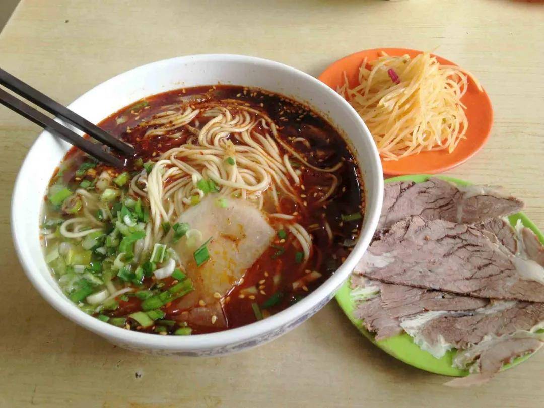 兰州这座美食江湖,充满了牛肉面的香气