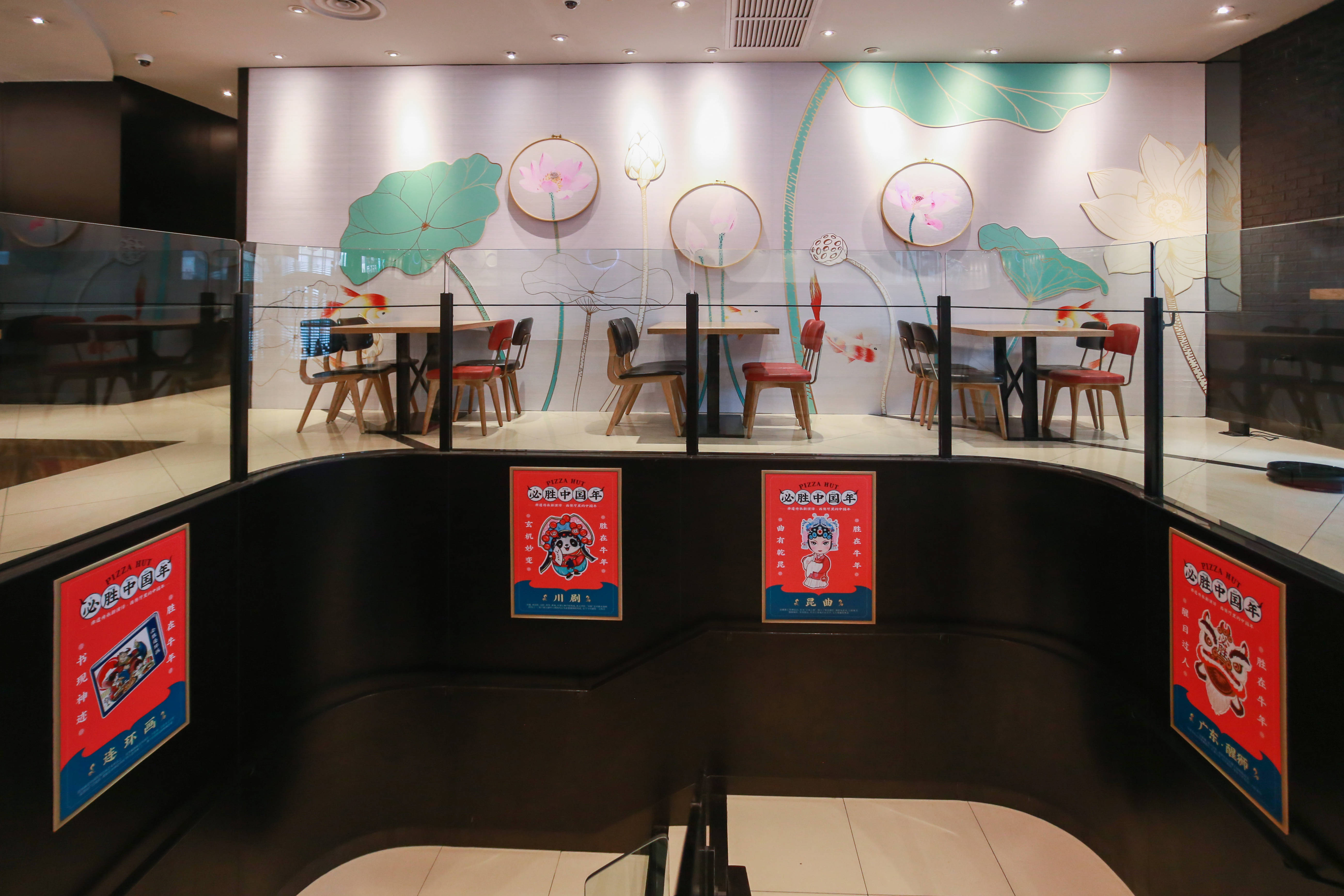 必胜客非遗主题餐厅致敬传统文化创新演绎西餐厅里的中国年