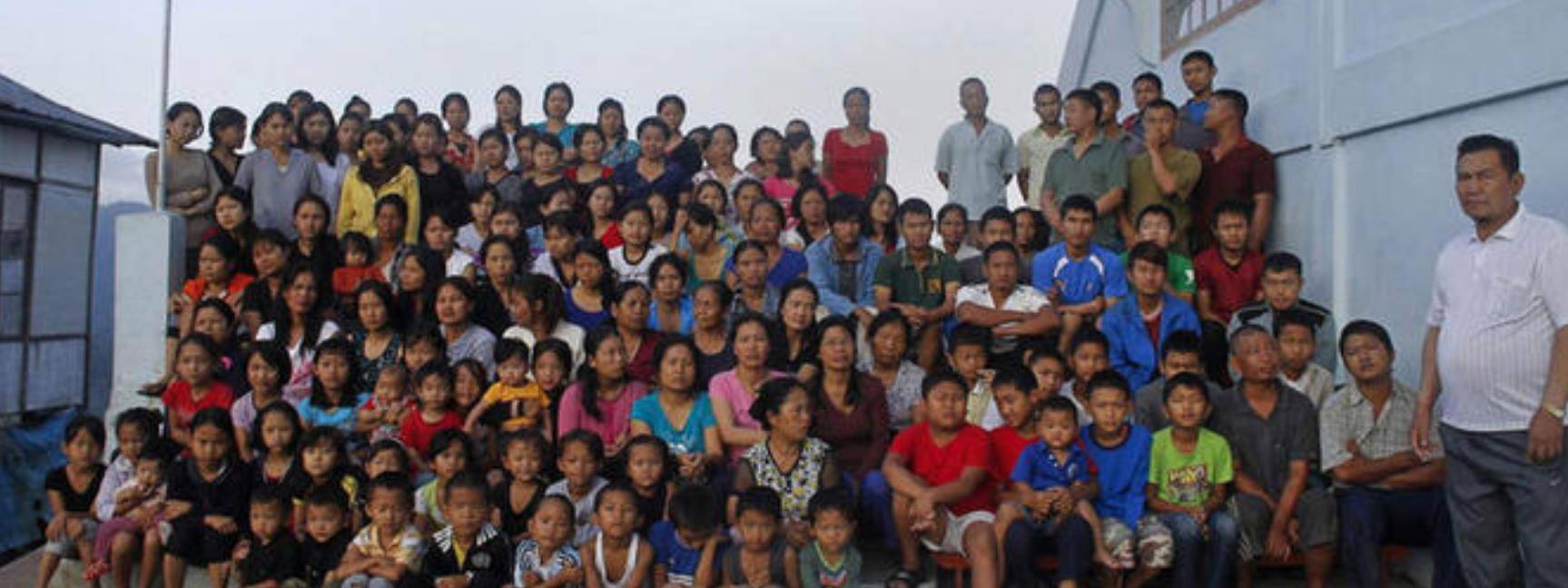 67岁印度男子娶39个妻子全家181人获世界人口最多家庭称号