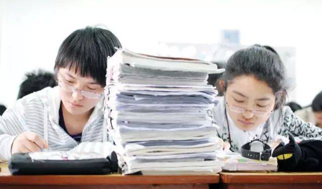 高考的意义在哪里 c34d6f3b338f43eea0daf8c6001d6198.jpeg