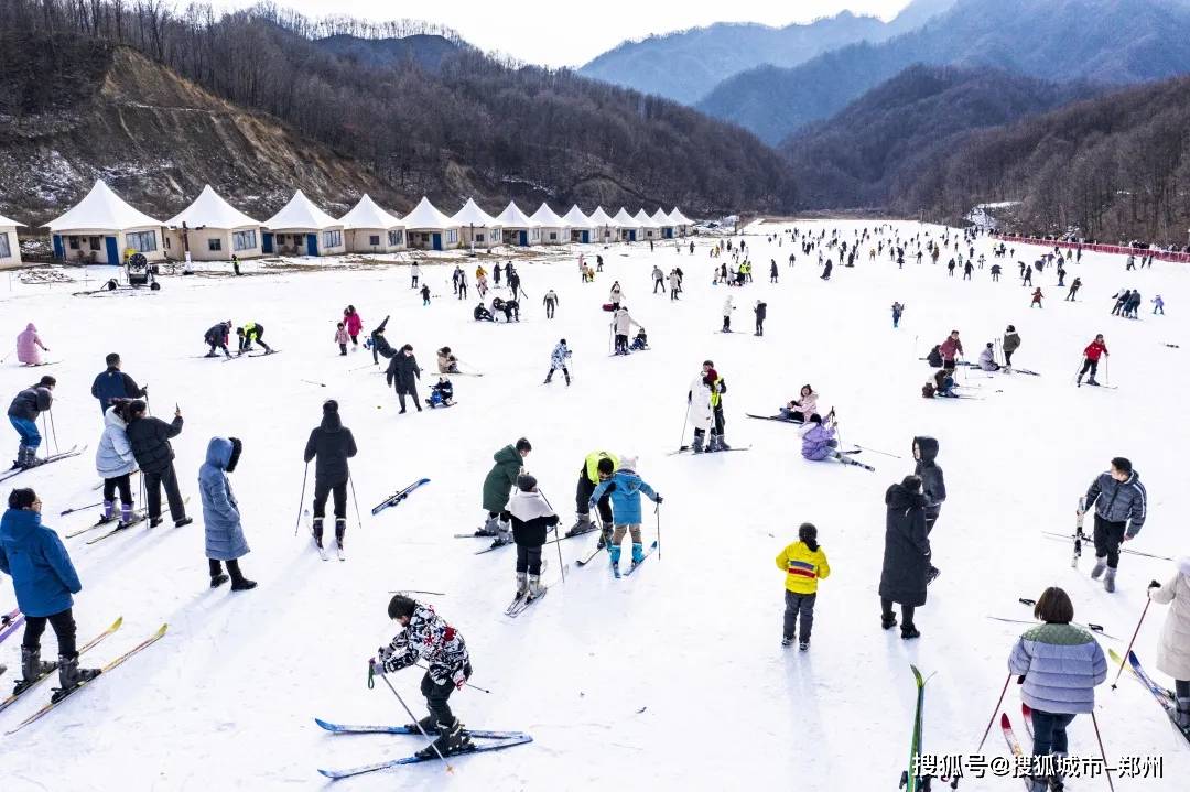 寒假来临，滑雪正当时！带上孩子来西峡老界岭滑雪场开启你的美好假日吧~