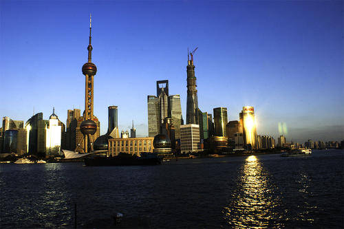 武汉人口2020经济总量_武汉人口热力图(2)