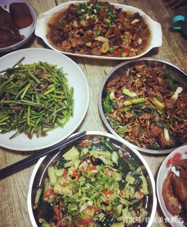 怎么开始学做菜呀 6c7e514354e64241b99f93a6435f5f83.jpeg
