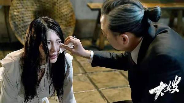 进行到底》里面清爽飒气的女警,《王牌逗王牌》里面妖娆妩媚的雪姬