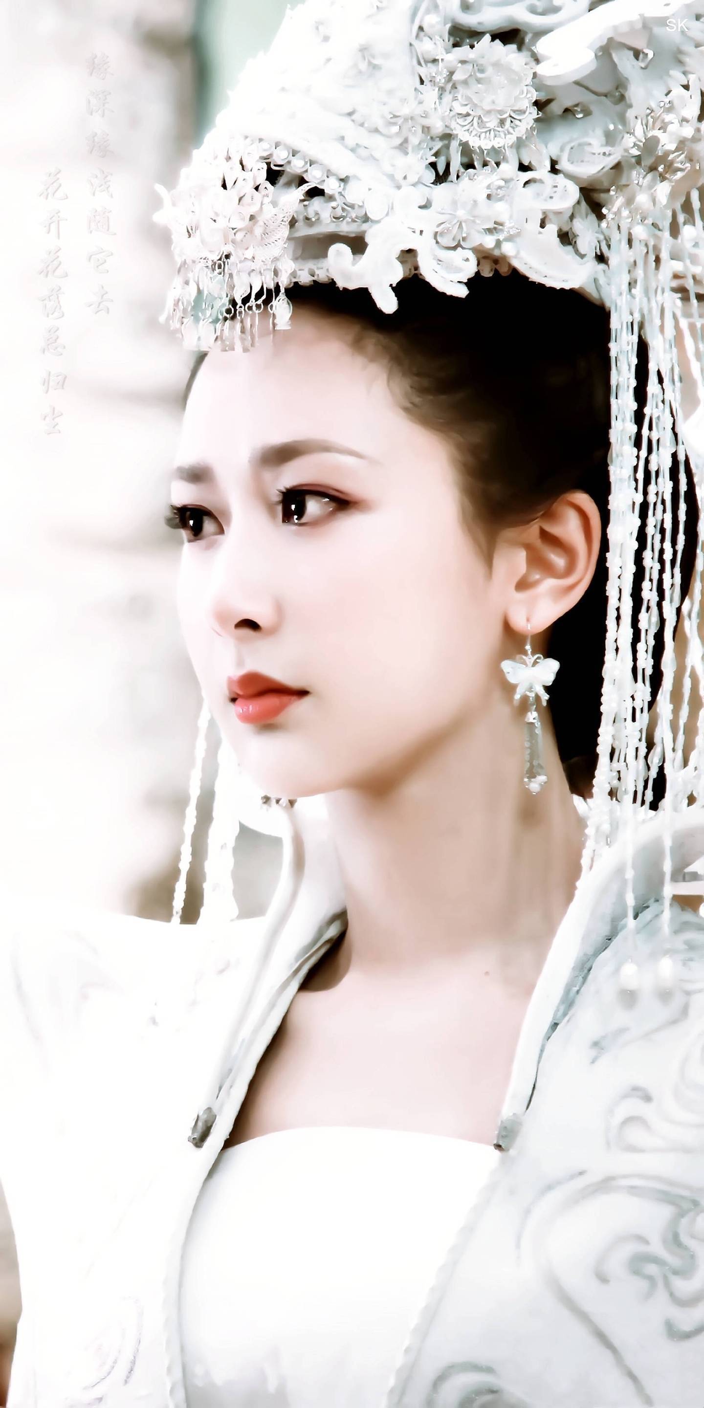 杨幂的白衣白浅,赵丽颖的白衣玉无心,谁的白衣最有仙气?