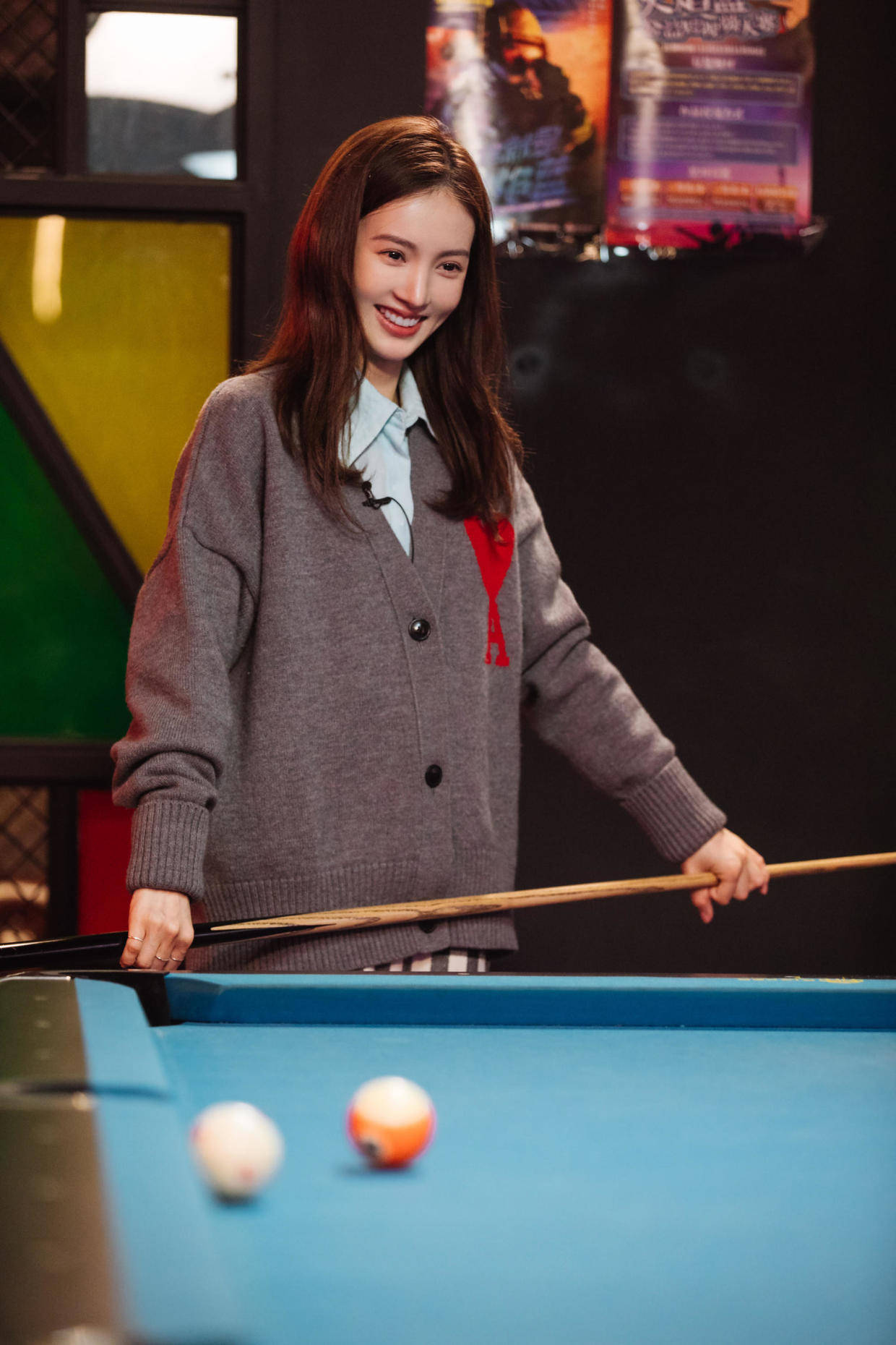 金晨能那么"火"真不意外!穿红色连衣裙美出新高度,好漂亮